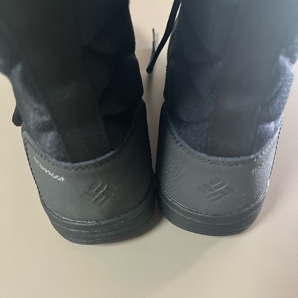 Columbia Black Boots - Picture 5 of 8